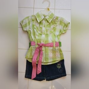 Pink or Green top short set with Peace on it size 18M